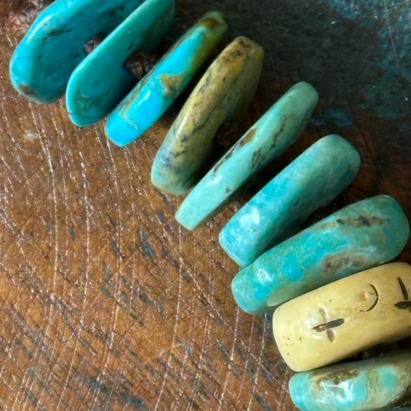 Jes Maharry “To Love” unisex one of a kind turquoise disc bracelet. New in box. - Picture 7 of 11